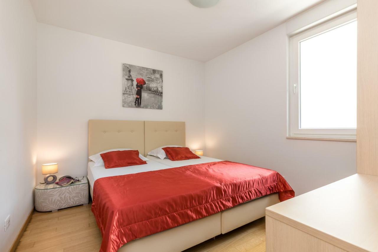 Apartment Marcela With Private Parking 斯普利特 外观 照片